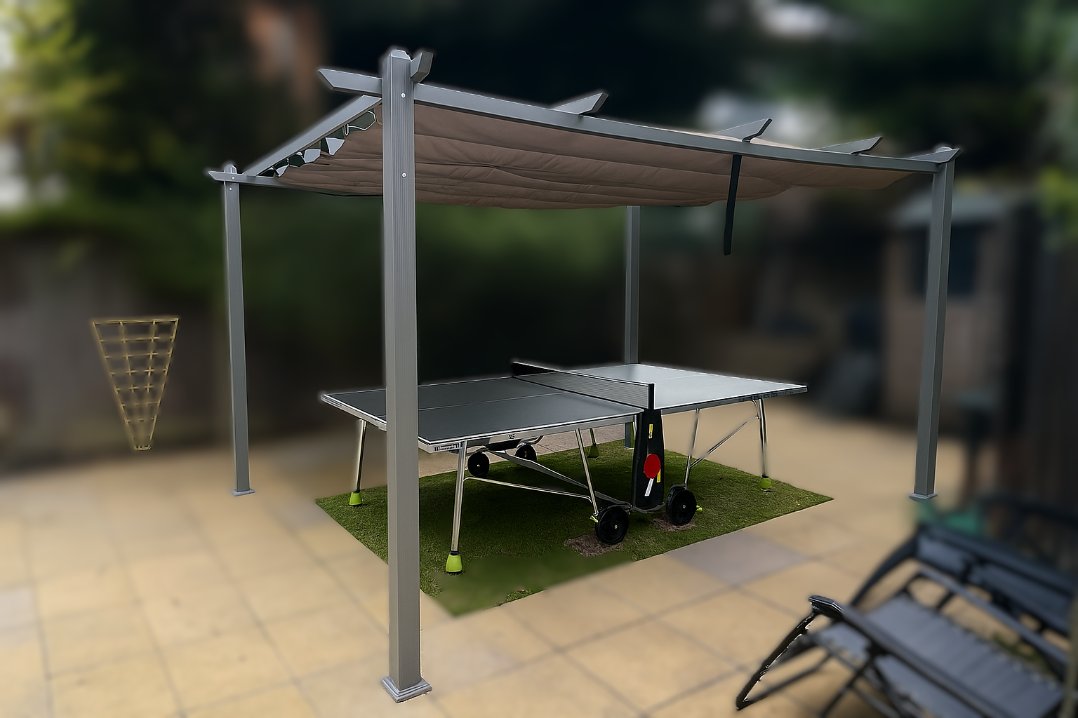 Table tennis under the pergola